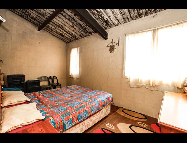 2 BEDROOM FREEHOLD FOR SALE IN EASTBURY